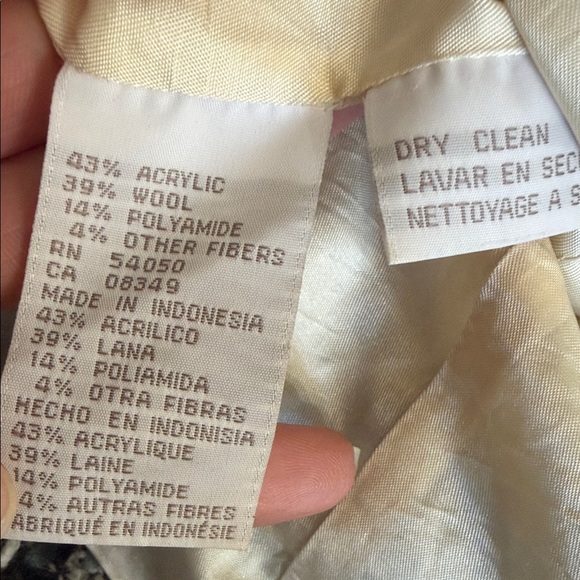 Tweed Blazer Jacket Gold Button Textured Structured Spring Chic - Picture 3 of 7